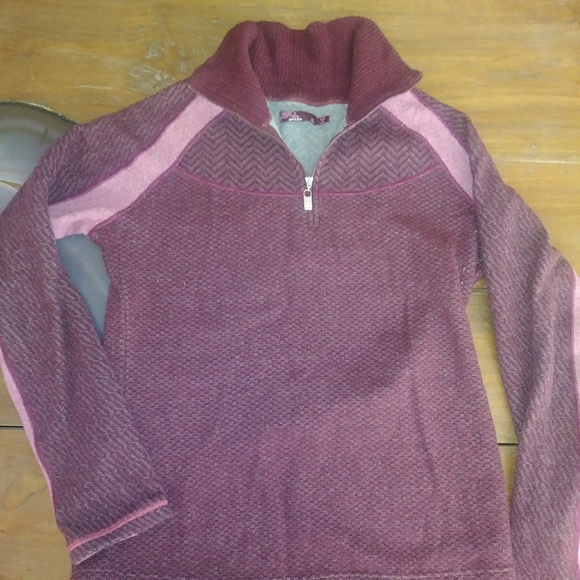Beautiful Prana Ski type Sweater - Picture 2 of 3